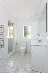 Bathroom (2015-07-15)