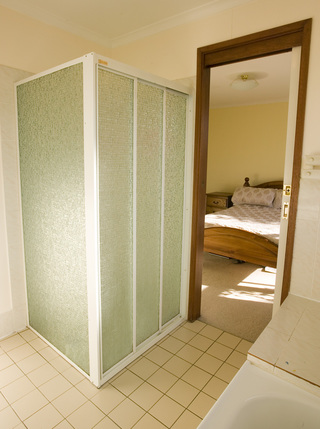 Bathroom (2007-06-14)