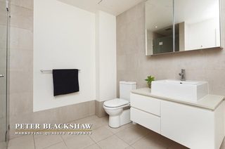 Bathroom (2012-03-21)