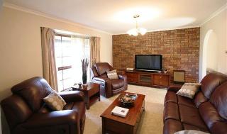 Lounge Room (2010-05-21)