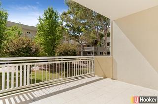 Balcony Overlooking Courtyard (2013-12-18)