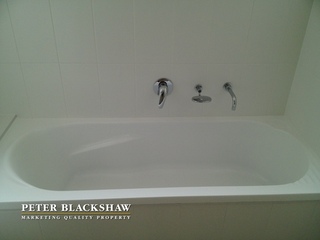 Bathroom (2013-03-15)