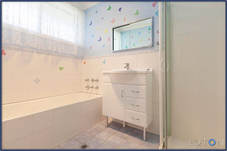 Bathroom (2014-03-24)