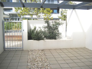 Front Courtyard (2010-02-05)