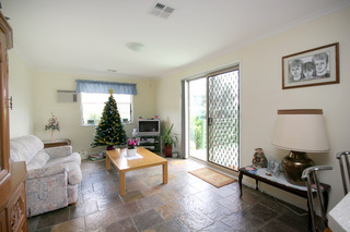 Family room (2007-12-06)