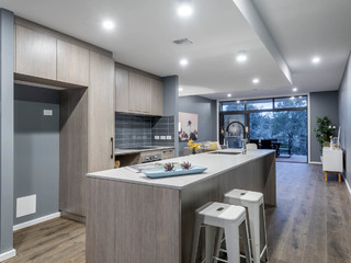 Luxurious Lakeside Residences Greenway ACT 2900