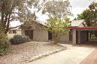 Front of property (2010-10-28)