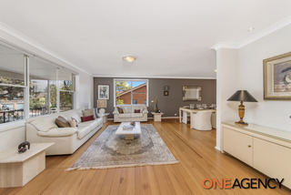 Lounge room (2015-09-28)