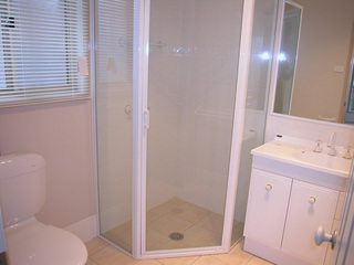 Ensuite (2005-06-16)