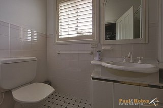 Bed 2 Ensuite (2013-06-05)