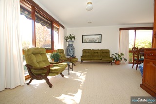 Lounge Room (2013-04-26)