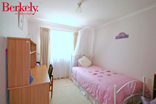 Bedroom (2006-10-24)