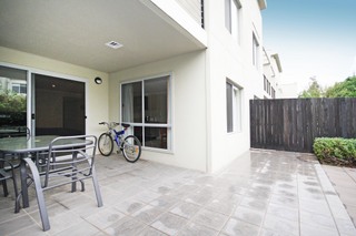 Courtyard (2010-11-17)