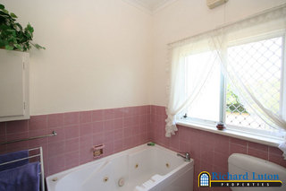 Bathroom (2006-03-15)