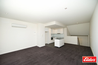 Living Room (2013-04-30)