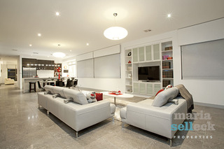 Family Room to Cashual Dining and Kitchen (2013-08-08)