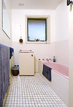 Bathroom (2004-05-11)