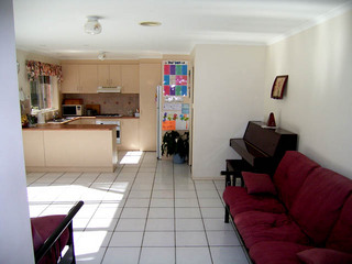 Family to Kitchen (2004-08-17)