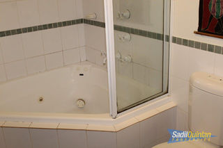 Bathroom 2 (2017-11-14)