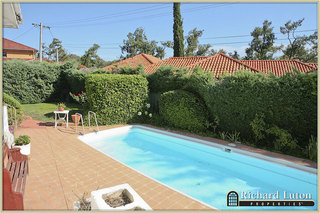 Pool (2010-05-04)