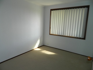 Bedroom 4 (2012-05-02)