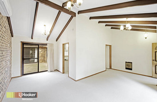 L Shaped Lounge (2011-02-17)