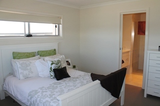 Bedroom 1 (2016-06-15)
