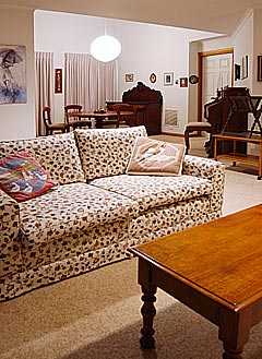 Lounge (2003-10-08)