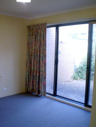 Lounge Room (2010-06-10)