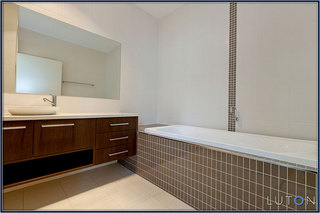 Bathroom (2013-01-31)