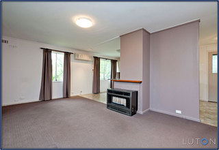 Lounge Room (2011-10-25)