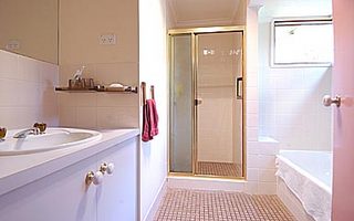 Bathroom (2004-03-11)