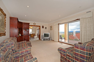 Family Room (2010-06-09)