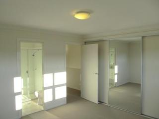 Bedroom 1 (2012-08-22)
