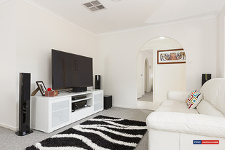Lounge room (2014-03-21)