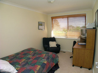 Bed 4 (2005-05-06)