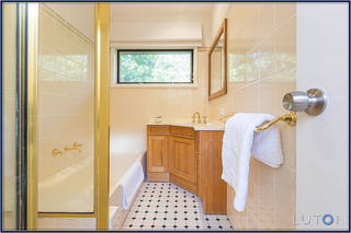 Bathroom (2014-07-23)