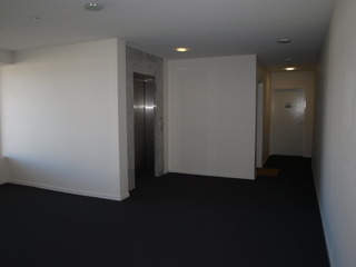 Elevator Foyer (2014-07-17)