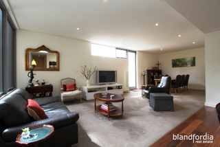 Living Room (2011-02-07)
