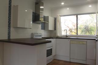 7/9 Campbell Street Wollongong - Kitchen (2014-10-22)