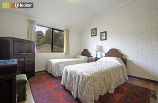 Bedroom 3 (2011-05-12)
