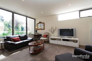 Living Room (2011-02-07)