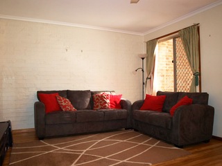 Lounge Room (2013-11-01)