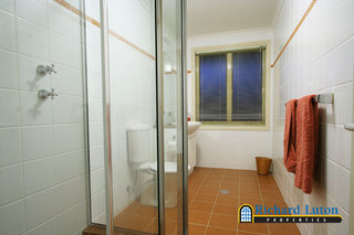 Bathroom (2006-05-18)