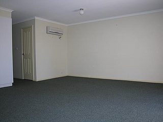 Living room (2005-03-04)