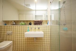 Bathroom (2010-03-25)