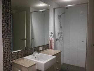 Bathroom (2017-05-30)