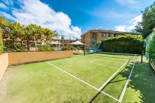 Complex Tennis Court (2018-03-05)