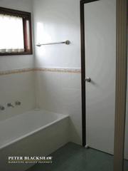 Bathroom (2010-12-06)