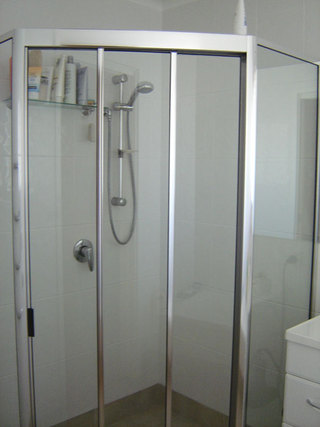 Bathroom (2005-04-19)